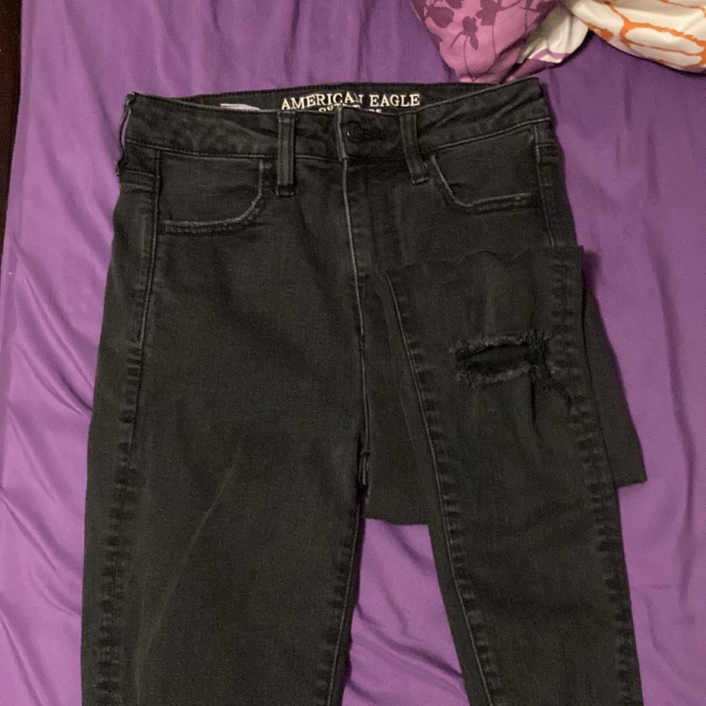 Ripped American eagle skinny jeans